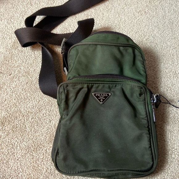 PRADA DARK GREEN NYLON CROSSBODY MESSENGER SHOULDER BAG - Picture 2 of 9